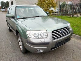 Subaru Forester 2.0i 2005 (2)